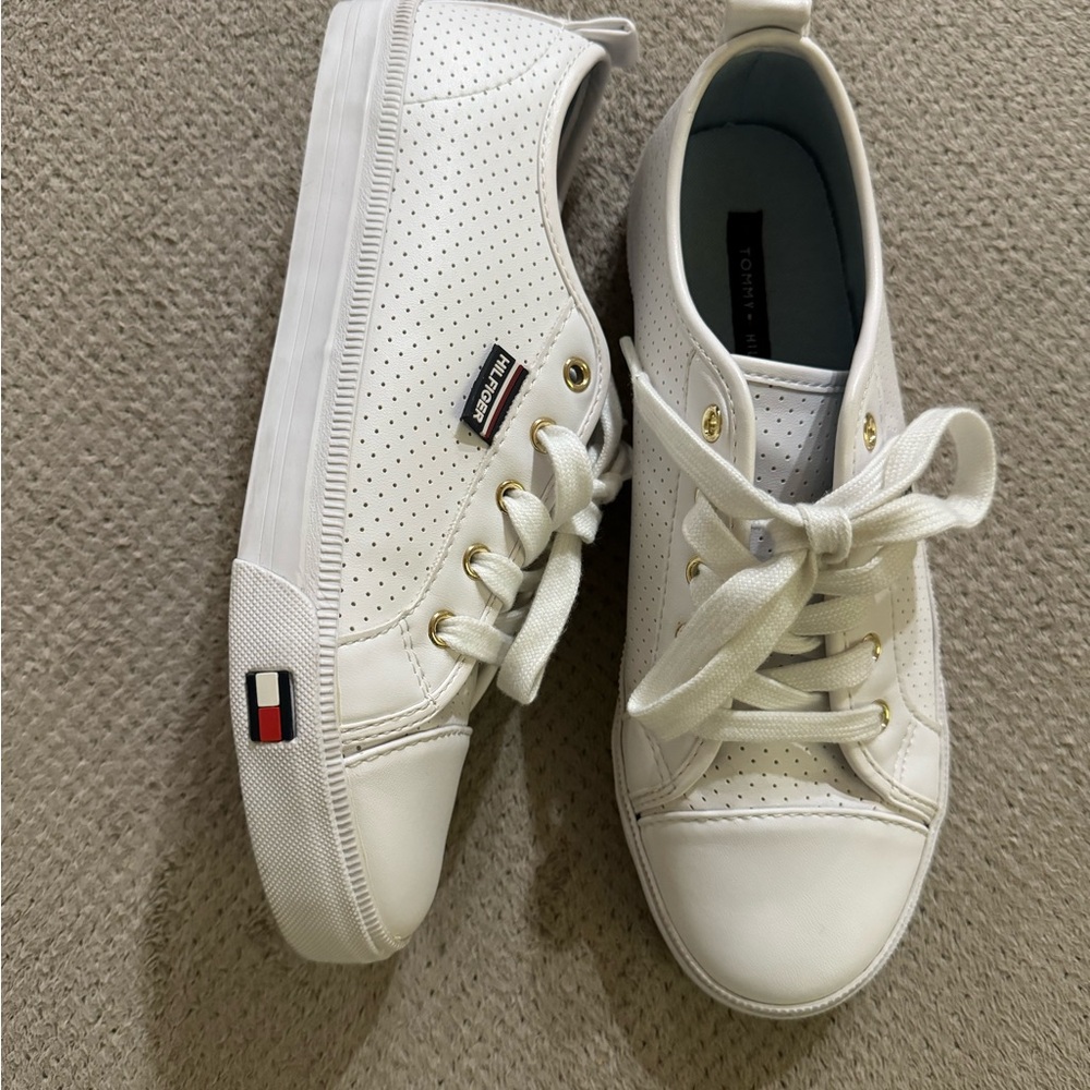 Tommy Hilfiger woman shoes size 7.5